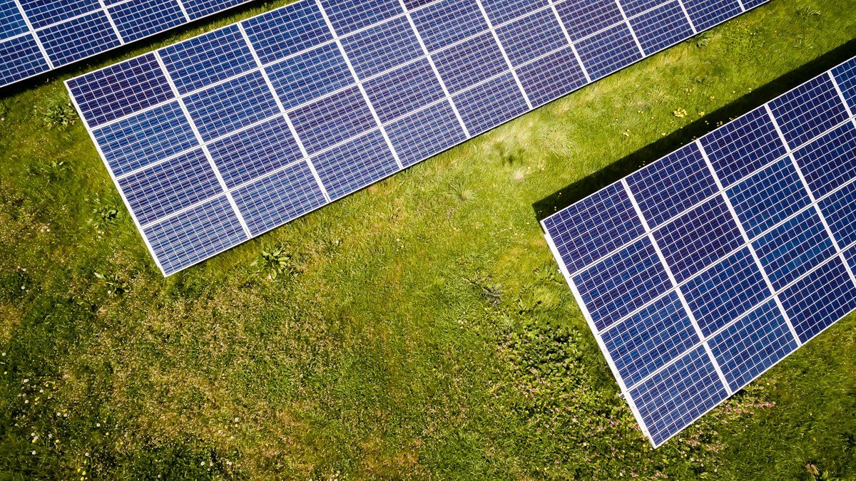 Commercial solar illustrative photography